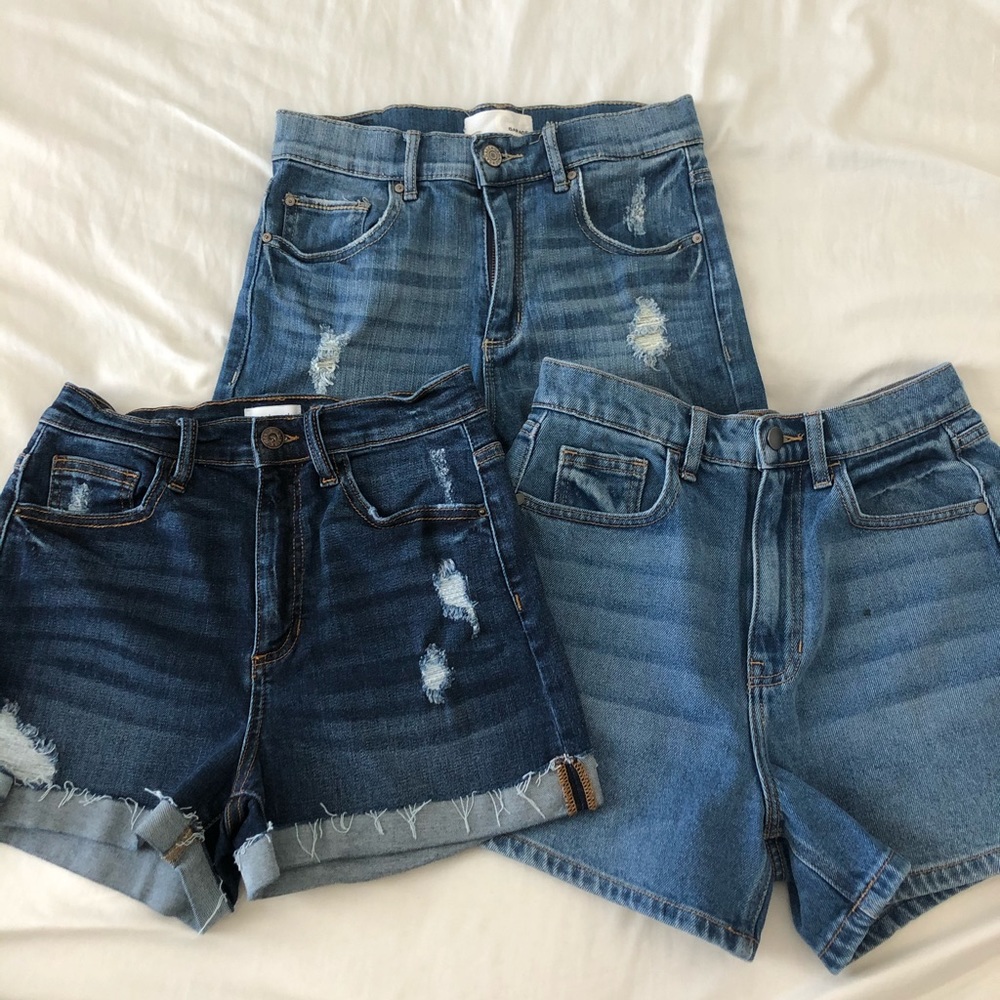 3 PAIRS OF SHORTS